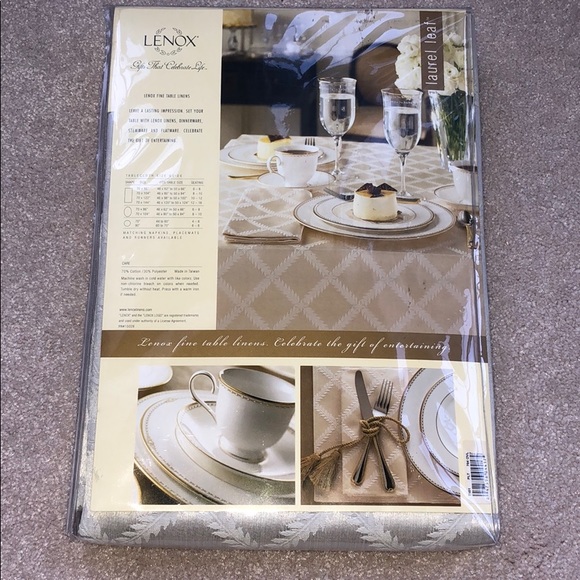 Lenox Laurel Leaf Oval Tablecloth 70”x104” Holiday - Picture 2 of 5